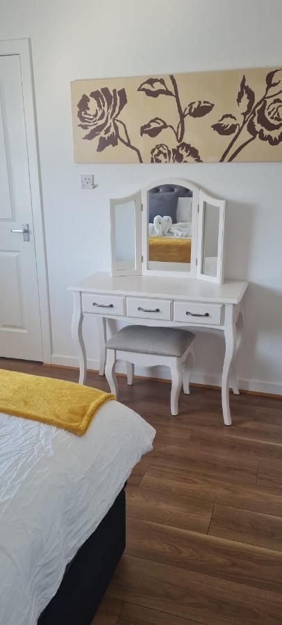 Silverburn New House With Free Parking And Nice Garden Glasgow Exteriör bild